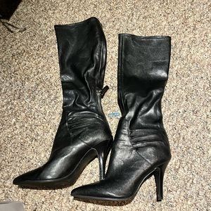 Nine West gently used boots. Size 7!